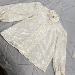 🍁🙃 Sz med Vintage 90’s silk puffed sleeves! Make offer!! Disc ship added